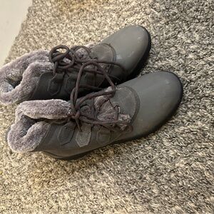 BareTraps Gray Winter Boots with Faux Fur